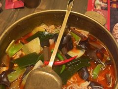 -毛肚向右·川渝毛肚王(经开永旺店)