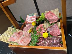 -山川小町·极番烧肉(新地假日广场店)