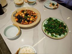 -何适山庄·团餐住宿(水长城P2停车场店)