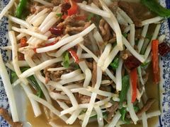 毛草根炒肉丝-老味道1992(武当山店)