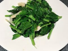 豌豆尖炒笋片-京尊烤鸭店JINGZUN(春秀路店)