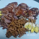 卤水大鹅。
