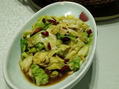 -阿瓦山寨·湘菜现炒·剁椒鱼头王(咸阳总店)
