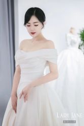 -Lady  Jane高端婚纱礼服馆