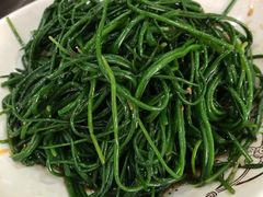 凉拌沙葱-壹阁胡羊焖饼(特色小吃街店)