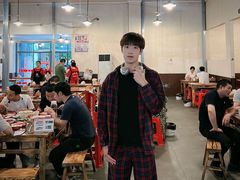 -冶建镜子·老南昌大排档·江西虾王(总店)