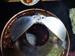 -果松木炭酸菜铜火锅·外婆参鸡汤