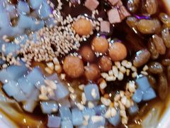 -爆炸头阿姨小四川正宗川味小吃(无任何分店)
