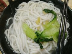 -丽虹云南过桥米线(兴工街店)