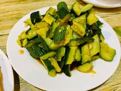 拍黄瓜-玫瑰红烤羊排(北新桥三条店)