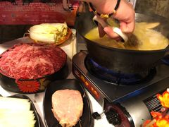 -鲜入围煮花胶鸡海鲜火锅