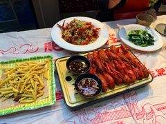 -肥肥虾庄·金牌油焖大虾(汉街SKP店)