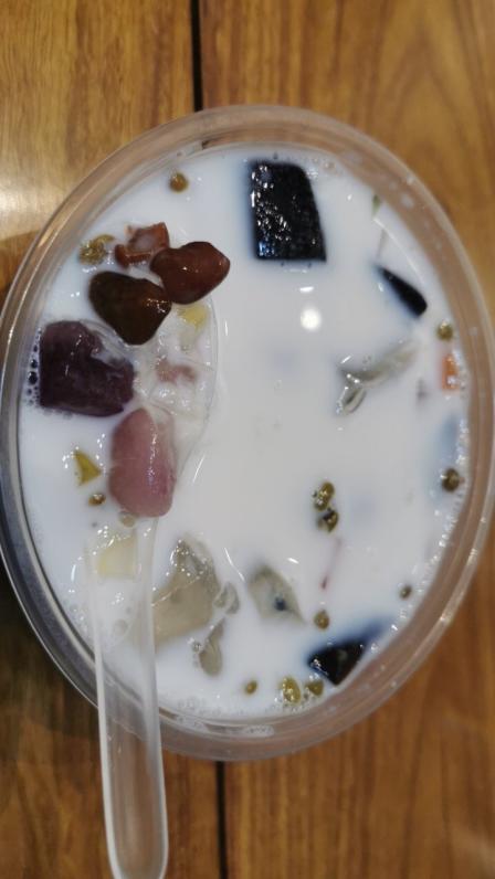 幸福杨记四果汤(曾厝垵店)-"第一次吃椰汁的四果汤,以前吃的都是糖水