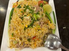 -J Daeng Seafood