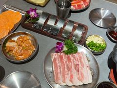 -围炉肉舍•炭烤活鳗•丹东海鲜烤肉(步行街店)