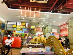 大堂-肥肥虾庄·金牌油焖大虾(汉口城市广场店)