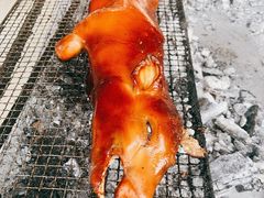 -姐妹四更烤猪店