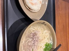 -亮亮面馆(经六路店)