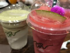 -Chom Cafe and Restaurant