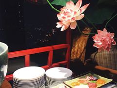 -唐拉雅秀酒店-西锦汇空中BBQ·思创餐厅