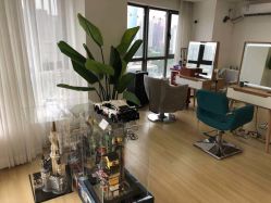 -E.L.K造型momopark店