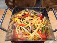 -川堂风·跷脚牛肉·乐山爆炒(宝山日月光店)