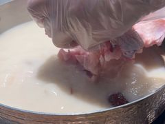 -洪氏嗨捞·广东猪肚鸡·椰子鸡火锅(西咸万象城店)