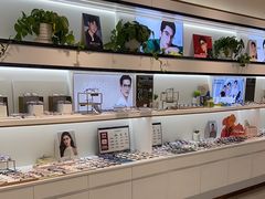 -J-Optical佳视明眼镜·蔡司视觉(青岛金茂览秀城店)