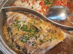 -阿瓦山寨·湘菜现炒·剁椒鱼头王(咸阳总店)