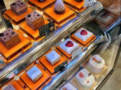 -红跑车蛋糕世界(网巾市店)