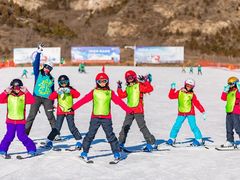 -石京龙滑雪场-停车场