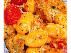 瑞士肉丸烩意大利土豆球-HELLO 27 意面·沙拉·帕尼尼