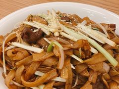 干炒牛河-顺风汤馆·广府粤菜(江宸天街店)