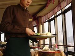 20楼旋转餐厅--早餐服务-汇泉王朝大饭店