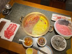 -小天鹅火锅·一线江景洪鼎旗舰店(洪崖洞店)