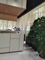 -CARR SALON