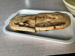 熏肉鞋底火烧-宝光熏肉鞋底火烧(新街口店)