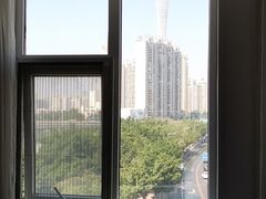 -和颐酒店(广州琶洲会展中心广州塔赤岗地铁站店)