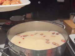 -尚尚仙·酸汤猪手·猪肚鸡火锅(华联万柳购物中心店)