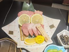 -山川小町·极番烧肉(新地假日广场店)