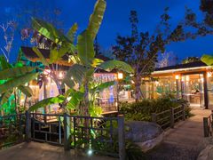 -茅草房·河畔园林火锅