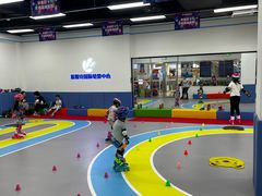 -米高蓝斯克国际轮滑中心(中铁建店)