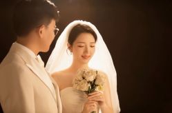 -雪中彩影婚纱摄影·微光艺术中心