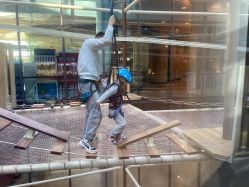 -PIPIKINGDOM皮皮王国欢乐号(欢乐海岸购物中心店)