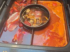 -老牌坊云南鱼豆花火锅(哈西万达店)