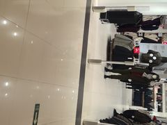 -优衣库(上海金桥国际商业广场店)