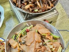 -丹水桥地锅鱼·翘嘴鲌·地方特色全鱼宴(丹江口大坝店)