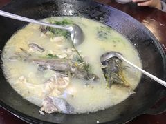 -丹水桥地锅鱼·翘嘴鲌·地方特色全鱼宴(丹江口大坝店)