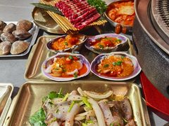 -围炉肉舍•炭烤活鳗•丹东海鲜烤肉(步行街店)