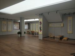 -漕河泾街道图书馆(漕河泾社区文化活动中心店)